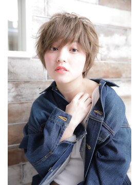 ネオリーブアイム 横浜西口店(Neolive aim) 大人可愛い外はねコンパクトショートミルクティーベージュ横浜