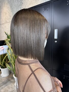 メルバイレガロ 水戸(mer by REGALO) オリーブグレー/ストレートボブ