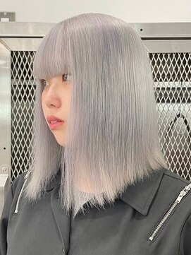 ウィコ 新宿(WICO) ホワイトシルバー[新宿駅/こなれミディ/ウェーブパーマ]