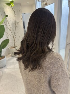 アヴァンセスリール(AVANCER sourire) オリーブベージュ