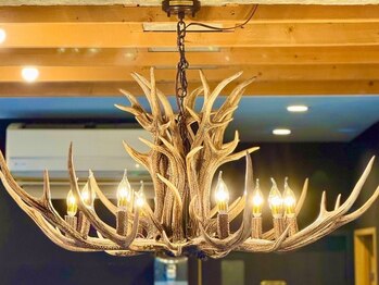 ザ バーバー ルイス(THE BARBER LUI'S)の写真/【平日22時迄営業】レトロヴィンテージな店内でゆったりとした贅沢な時間を―非日常空間で心もリフレッシュ