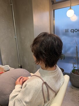 クセを活かす大人かわいいパーマ風ショートボブ