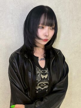 コエル(KOER) 【顔周りレイヤー×モード】ウルフレイヤーボブ×透明感カラー