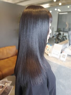 ジールヘアー(GIIL HAIR) 顔回りハイレイヤースタイル
