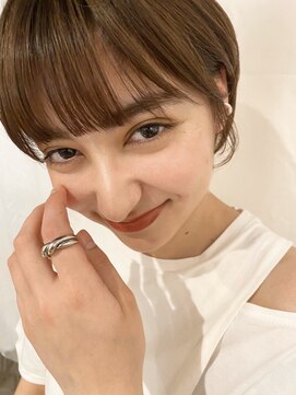 ステイシー(stay she) シアーベージュ × ショートヘア