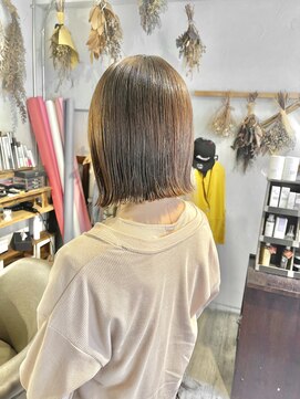 ヘアーアンドアトリエ マール(Hair&Atelier Marl) 【Marl】肩上切りっぱなしボブ