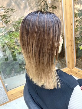 キナリ(KINARI) 白髪ぼかしと外ハネ