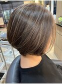 大人ショートボブショートインナーカラー丸みショートカット
