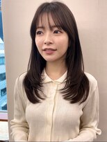 ミディアムレイヤー　オージュア　グレージュ顔周りカット