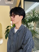 トローノ 栄(TRONO)&nbsp;センターパート刈り上げスタイル