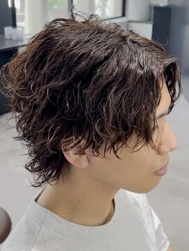 ウノ(U.No.) センターパート波打ちパーマ