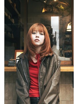 チカシツ(Chikashitsu) オレンジベージュ/レイヤーカット/ブリーチなし/ミディアム