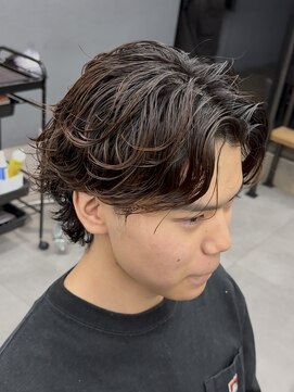 オーバルバイアピッシュ(OVARL by apish) メンズカットパーマスパイラルパーマシャドウパーマ原宿駅