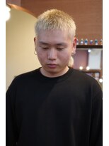 エディ(Edy)&nbsp;スパイキーショートケアブリーチ眉毛カット抜け感ブロンド岡山