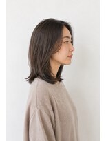 ベルス(bellus)&nbsp;センターパート×艶感ローレイヤー　20代　30代　40代
