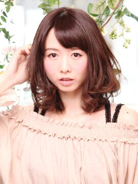 と和×美髪クリニック 巣鴨店 トレンド感をバッチリおさえた新型ガーリー巻き髪へア　巣鴨店