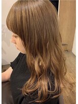 ベージュ