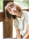カジュアルバングのウェービーボブ