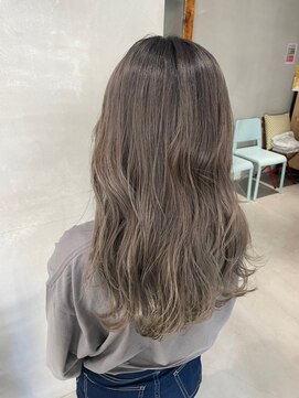 グミ(gumi) *gumi*グレージュ×色落ちも楽しめるカラー