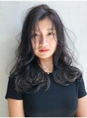 顔まわりレイヤー_セミウェットウェーブオリーブカラー_8106