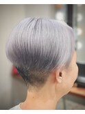 パールシルバーカラー＆アシンメトリーツーブロック
