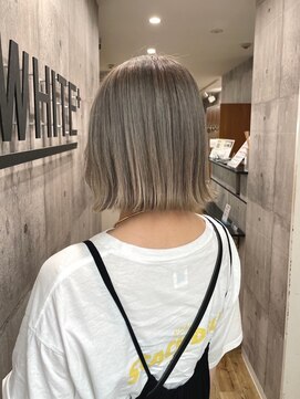 アラレ(ARARE) ハイトーンボブ　シルバーアッシュ