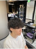 波巻きツイストスパイラルパーマ　メンズウルフ　〈理容室〉