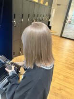 リー 天王寺(Lee) ホワイトミルクティーベージュ