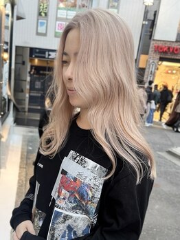 ヨッカ(YOCCA)の写真/自分に1番似合う長さに絶妙な抜け感をプラス★#外国人風ハイライト#バレイヤージュ#Wカラーとの相性も◎