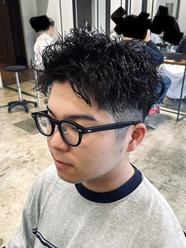 ザデイ カットアンドカルチャーショップ(THE DAY CUT&CULTURE SHOP) スパイキーツイストパーマ