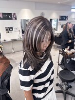キング 心斎橋店(K!ng)&nbsp;ハイライトカラーミルクティーベージュレイヤーカット