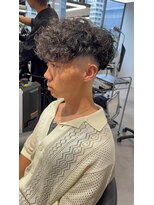 ステラ(STELLA)&nbsp;スペインカール/メンズ/メンズサロン/眉毛カット/メンズパーマ