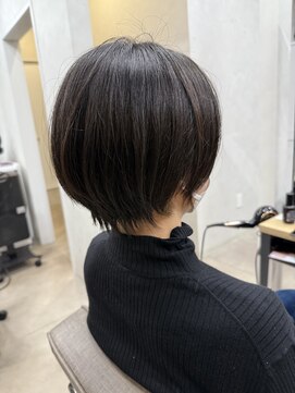 ショートボブ
