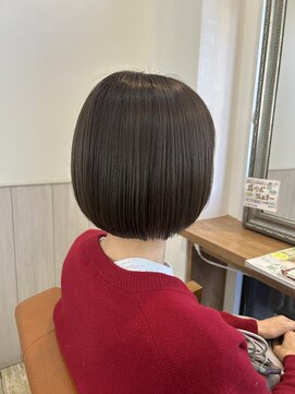 グレイッシュカラー×重めレイヤーボブ★