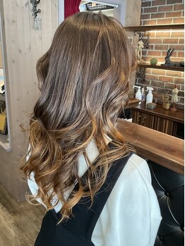 トータルビューティ ミクニ Total Beauty MIKUNIの写真/トレンドに合わせた透明感溢れるウル艶カラーで『1つ上の可愛さ』を♪女性らしい柔らかさとこなれ感を演出*