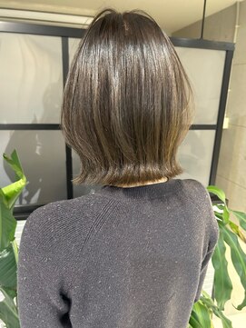 アンニュ(annuy) 【annuy_shiori】オリーブカラー×レイヤーボブ