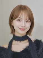 オーラ オモテサンドウ(Aura omotesando)&nbsp;柔らかベージュくびれボブ × シースルーバング