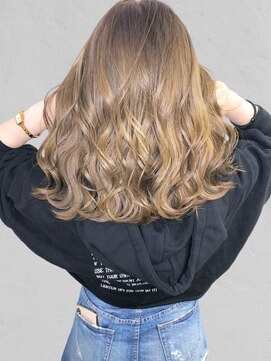 ディーバ 横浜(D.I.E.V.A) 20代30代40代大人上品ミディアムレイヤーボブ艶髪ベージュ