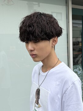 アロハナ 津店(ALOHANA) 刈り上げマッシュで際立つシルエット。波巻きシャドウパーマ