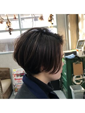 エムアンドコー(M&Co.) 前下がりグラデーションボブ