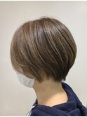 ナチュラルハイライトで立体感/白髪ぼかしにもおすすめ