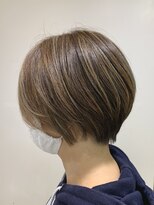 アズール 草加(azule) ナチュラルハイライトで立体感/白髪ぼかしにもおすすめ