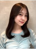 ミディアムレイヤーカット黒髪ネビージュ小顔カット内巻き