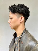 ヒトワ(hitowa)&nbsp;スパイラルパーマ/ツーブロック/刈り上げ/スペインカール/日吉