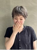 ハイトーンの女の子ショートです