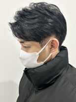 ヒュイル バイ ニアウ(Hwyl by Niau) メンズマッシュセンターパートスパイラルパーマニュアンスパーマ