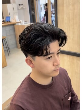 メンズギフト(men's GIFT) フェザーパーマラルフカールセンターパートツーブロック刈り上げ