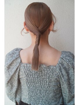 レジュアル(RESSUAL) 崩れない　タイトポニー　夏