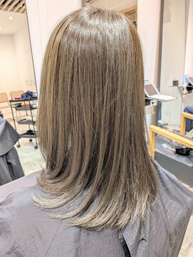 グレージュ【N°3溝の口】