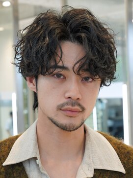 レタッチバイフィフス(RETOUCH by fifth) 原宿センターパートウルフメンズ緩めシャドウパーマルーズパーマ